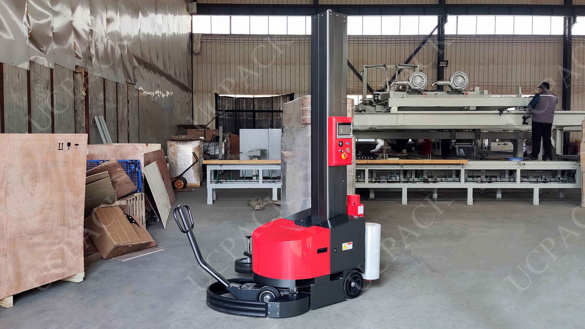 UCR-R600 Self Propelled Robot Pallet Stretch Wrapper
