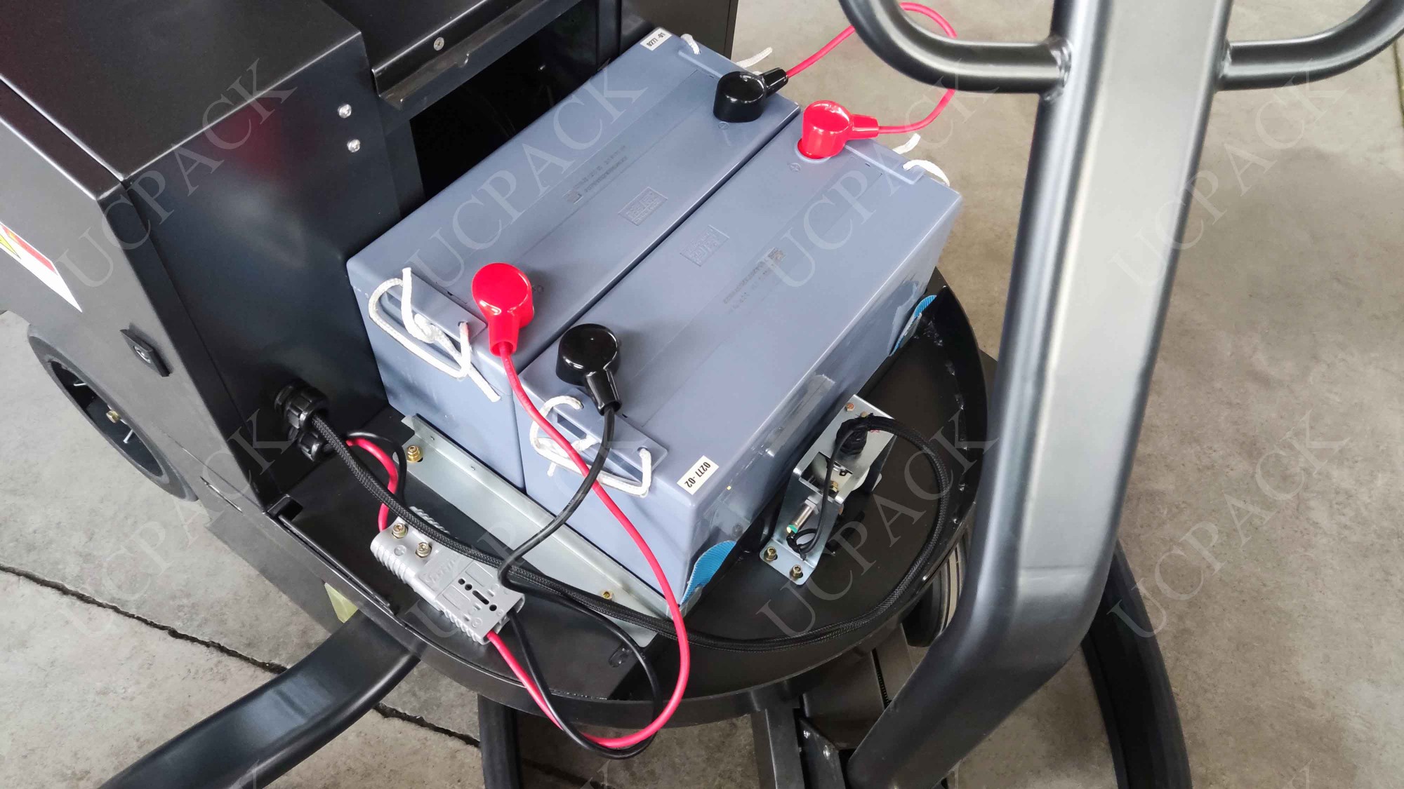 UCR-R600 Self Propelled Robot Pallet Stretch Wrapper