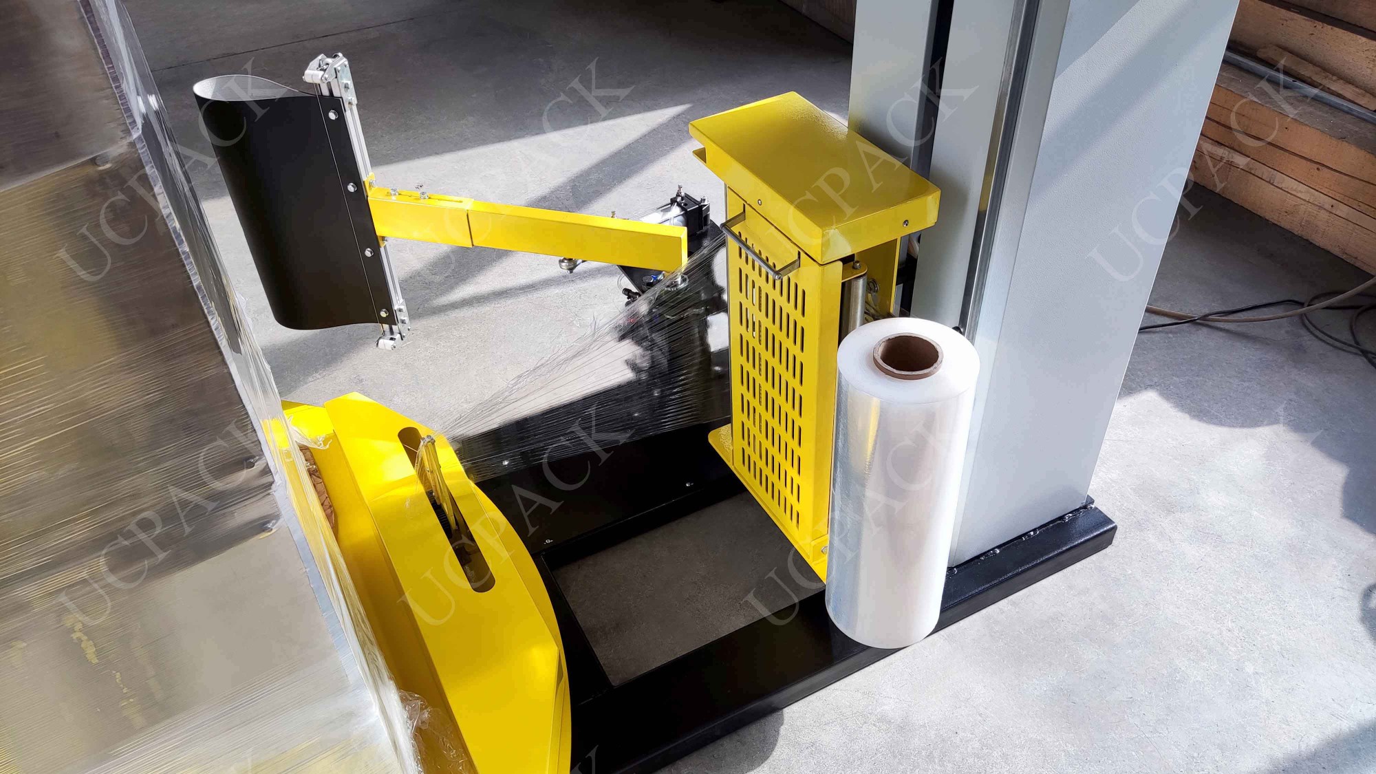 UCR-T1800Z with Auto Film Clamper & Cutter