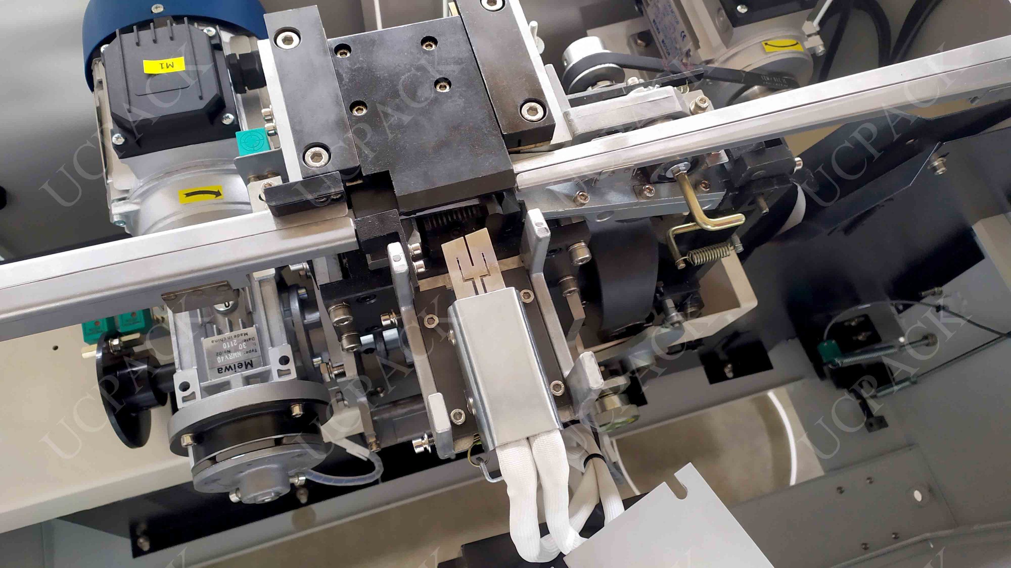 UDB-101A Automatic Strapper