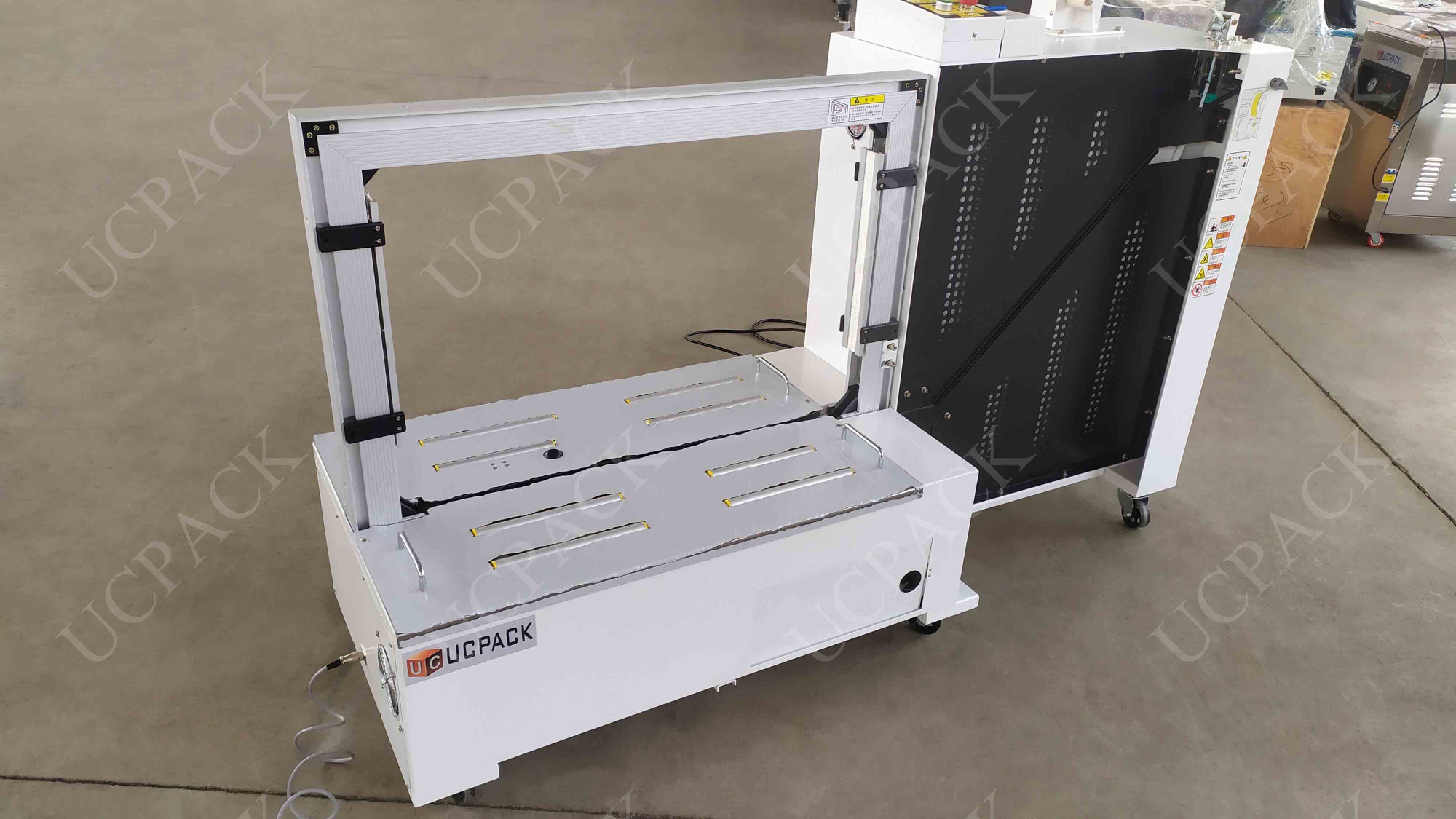 UDB-101B Low Profile Automatic Strapper