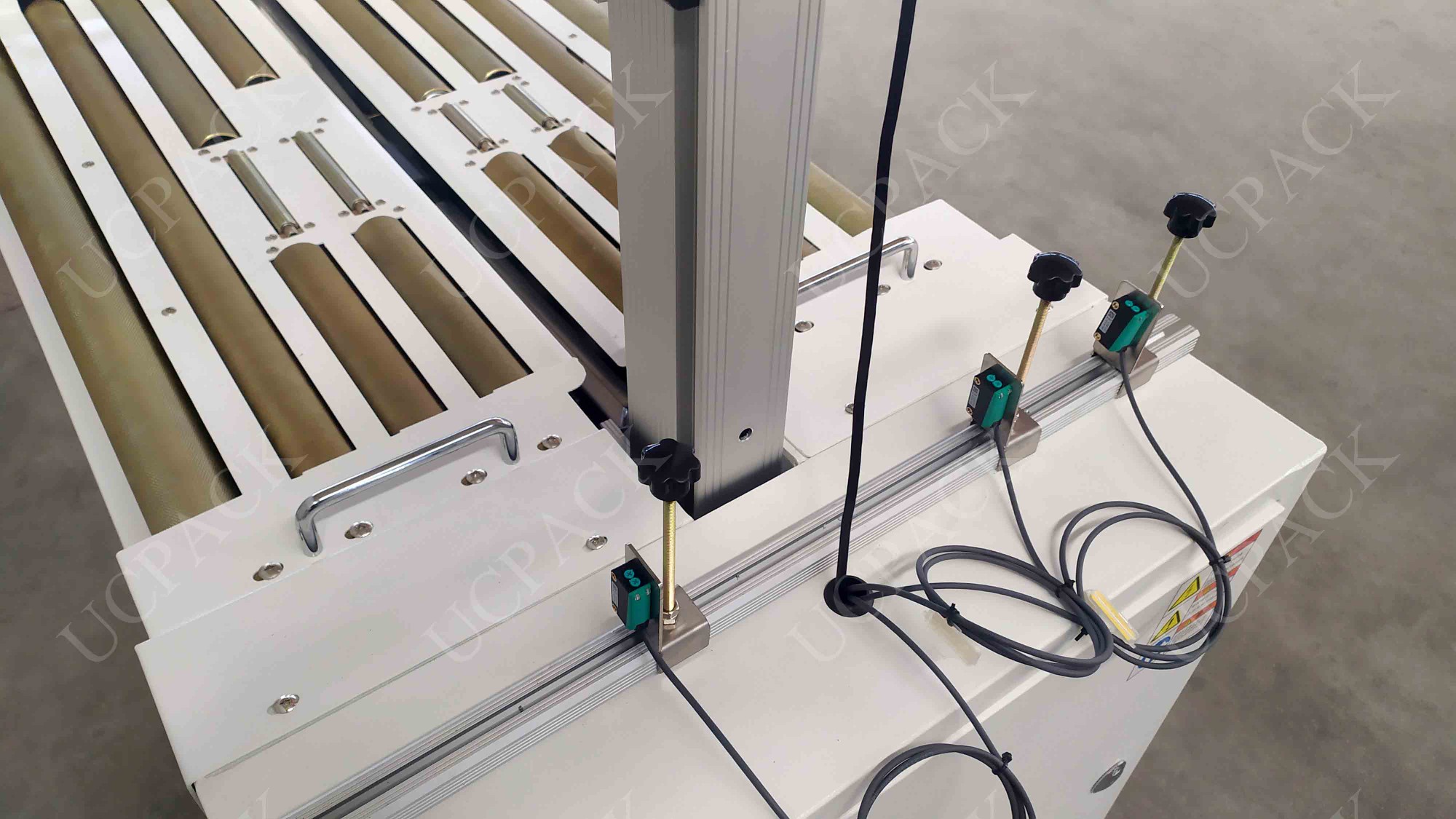 UDB-102A Fully Automatic Inline Strapper