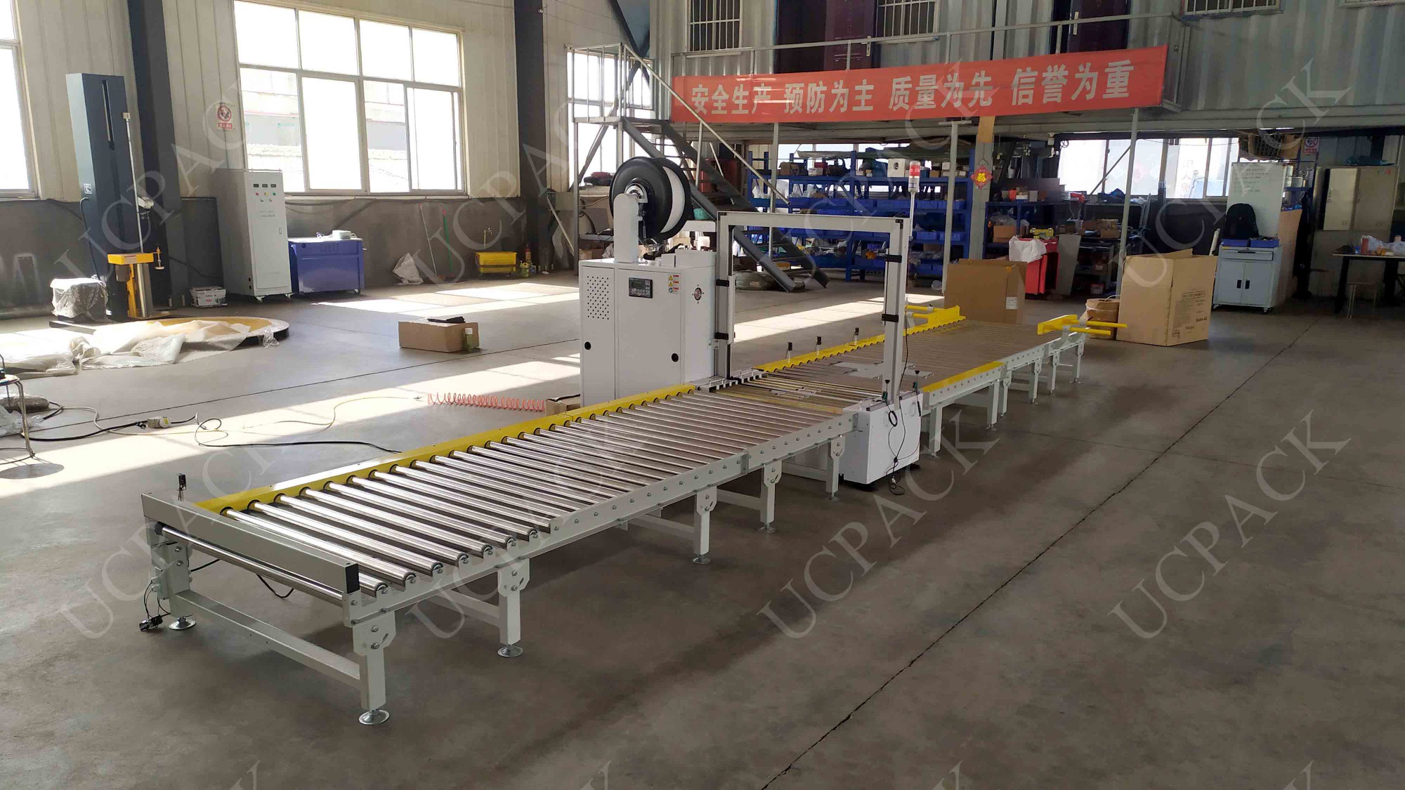 UDB-102B Low Profile Fully Automatic Inline Strapper