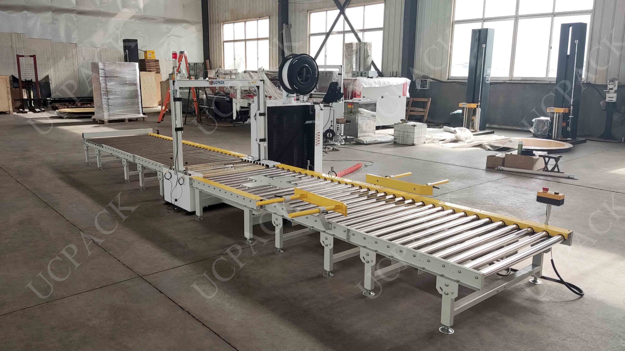 UDB-102B Low Profile Fully Automatic Inline Strapper