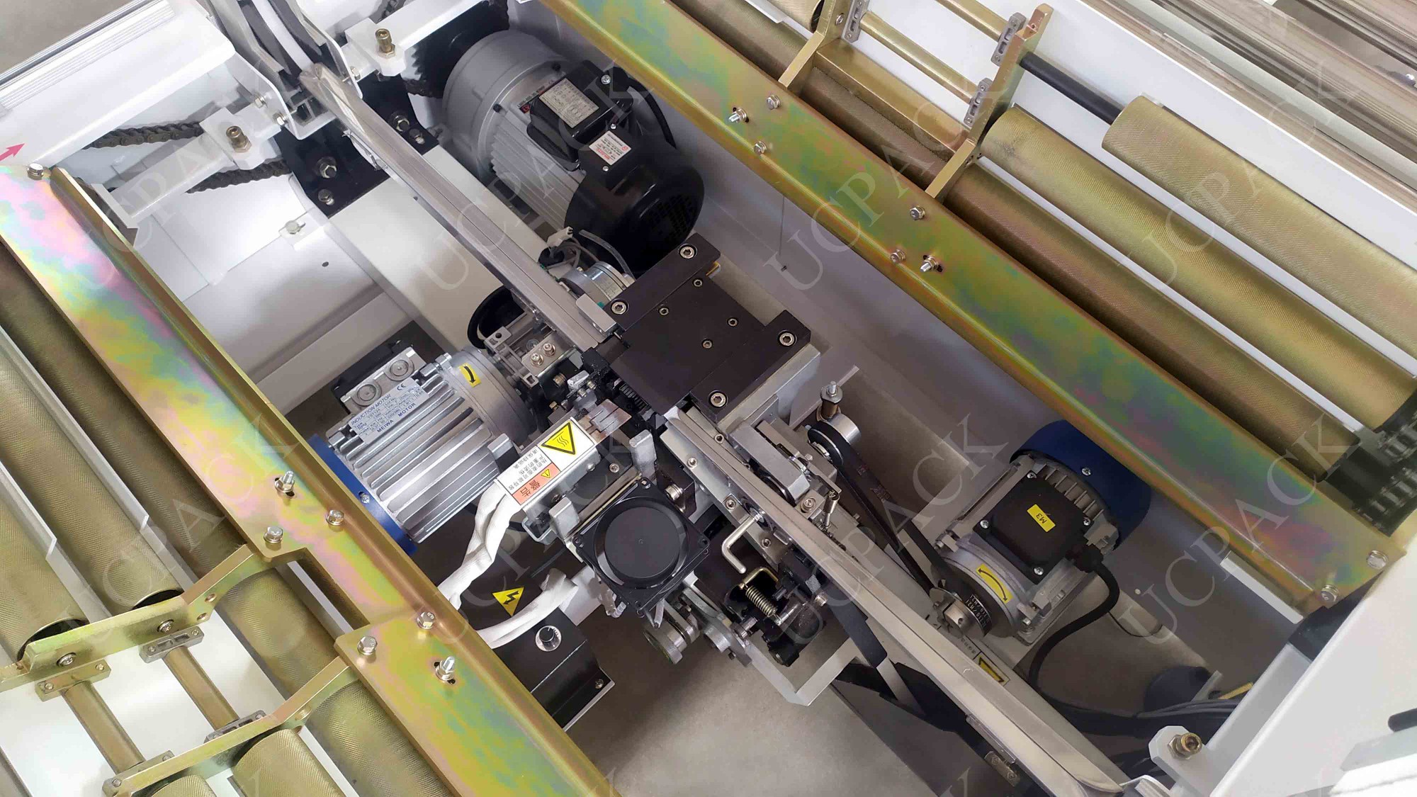 UDB-102B Low Profile Fully Automatic Inline Strapper