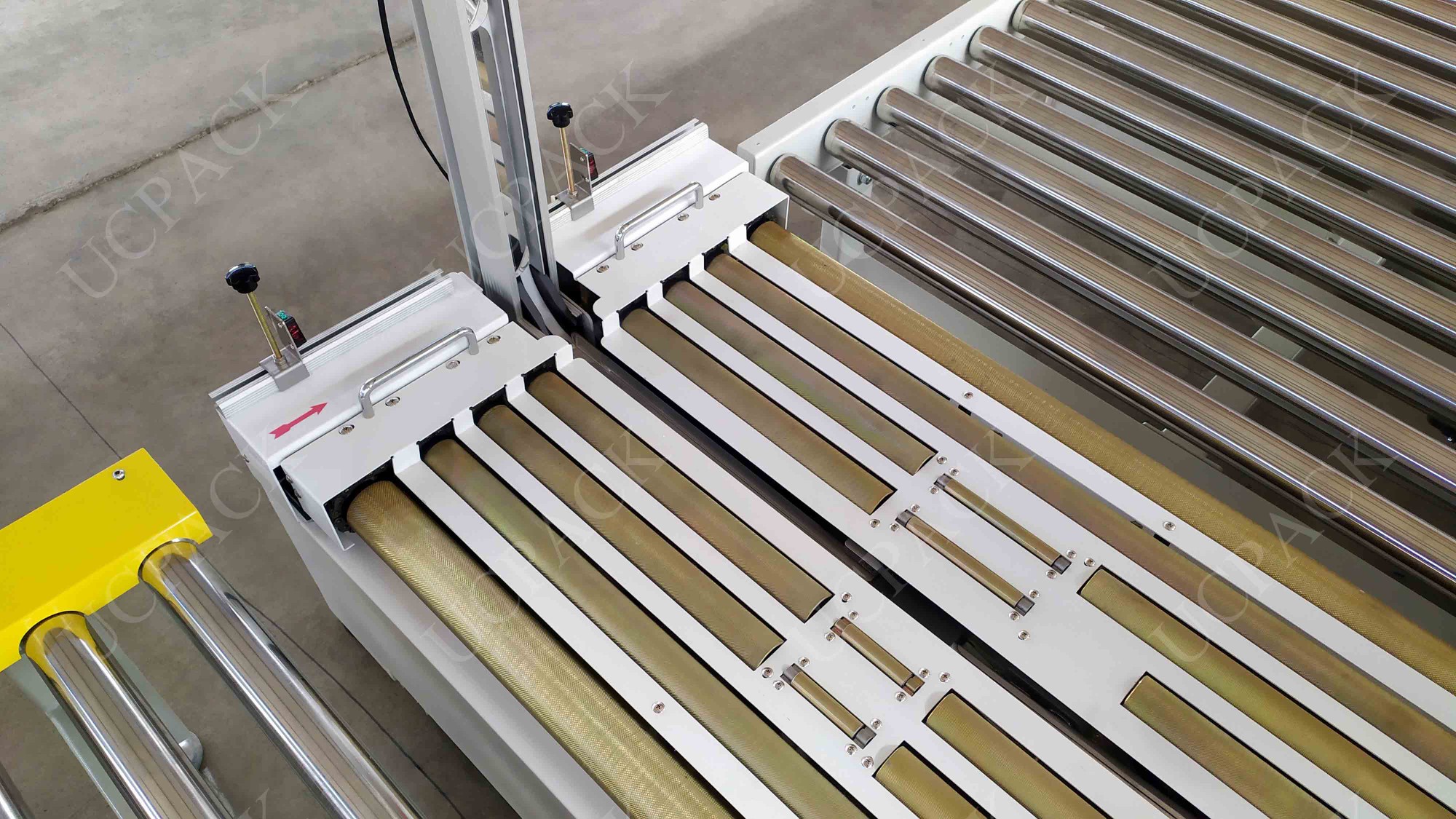 UDB-102B Low Profile Fully Automatic Inline Strapper